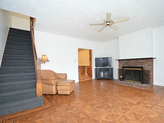 4th image of 3042 Avenue