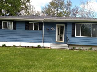 1471 W Silverbell Rd, Orion, MI 48359