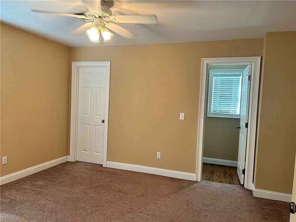 2nd image of 807 Longleaf #14