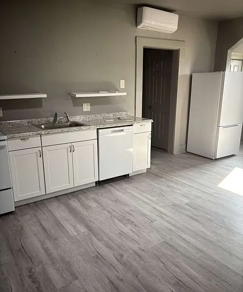 515 Denison St #A — Photo 5