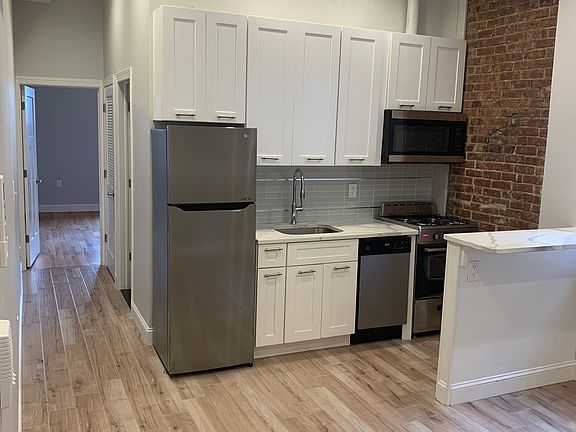 2nd image of 45 Clifton Pl #31E