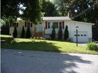 91 Lakeview Dr, Shelburne, VT 05482