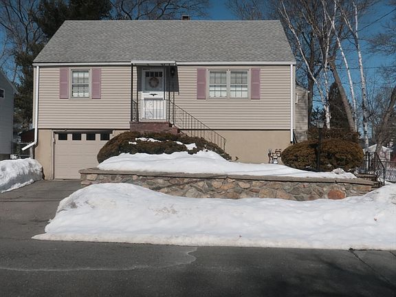 2nd image of 151 Dartmouth St