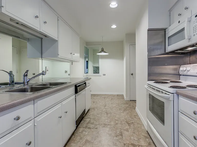 6335 W Northwest Hwy #815 — Photo 8