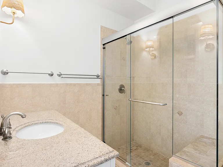 1 Shadbush Rd — Photo 14