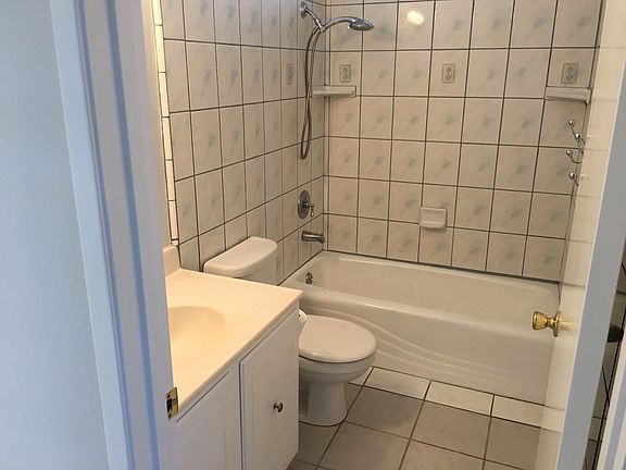 5th image of 622 Atri Ct