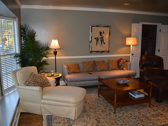 Spacious living room