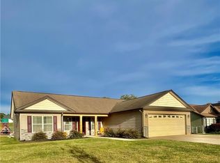 263 Doris Ann Ct, Wellford, SC 29385