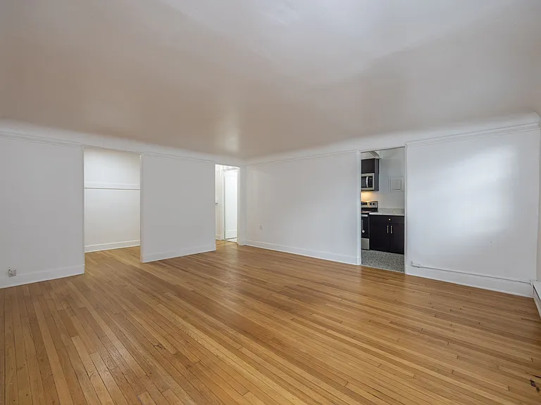 De Selm Apartments | Vintage Architecture with Fresh Modern Interiors — Photo 12