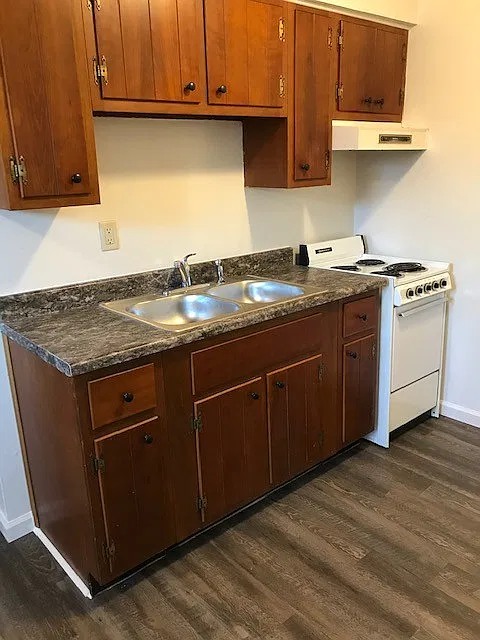Spacious 1-Bedroom Apartment - Utilities Included - $925/Month — Photo 4