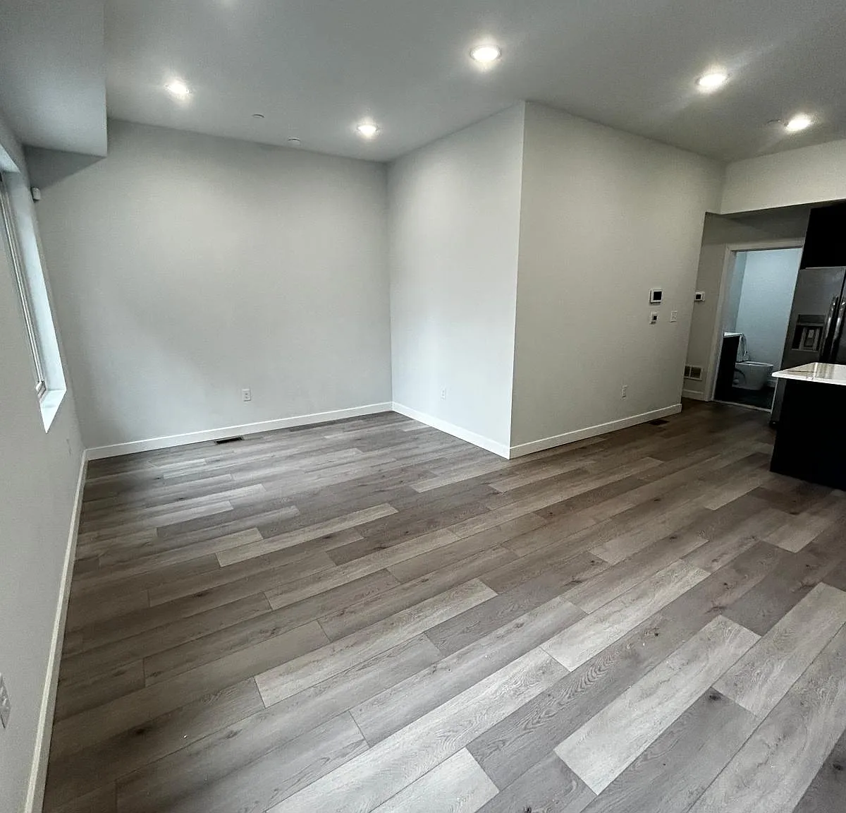 2 bed, 1.5 bath, 800 sqft, $1,700 — Photo 2