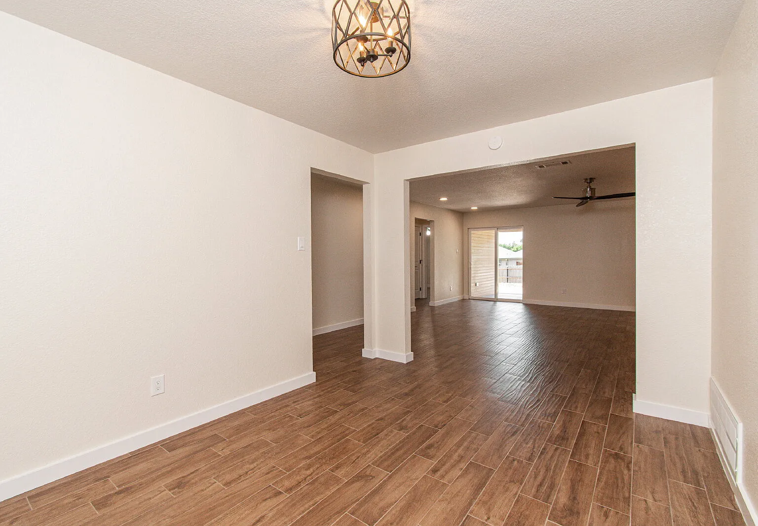 4 bed, 2.0 bath, 1824 sqft, $1,750 — Photo 2