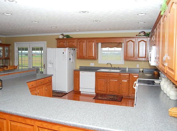 4th image of 111 Green Meadow Dr