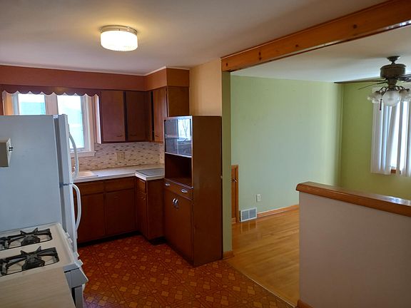 4th image of 116 Nantucket Dr E