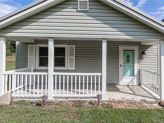 3rd image of 748 W County Road 800 N