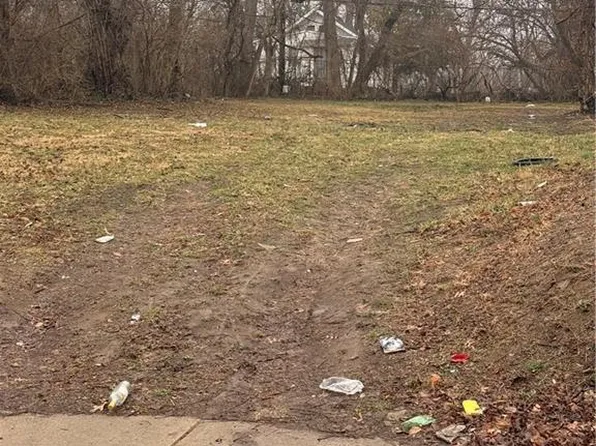 7012 Jackson Ave, Kansas City, MO 64132