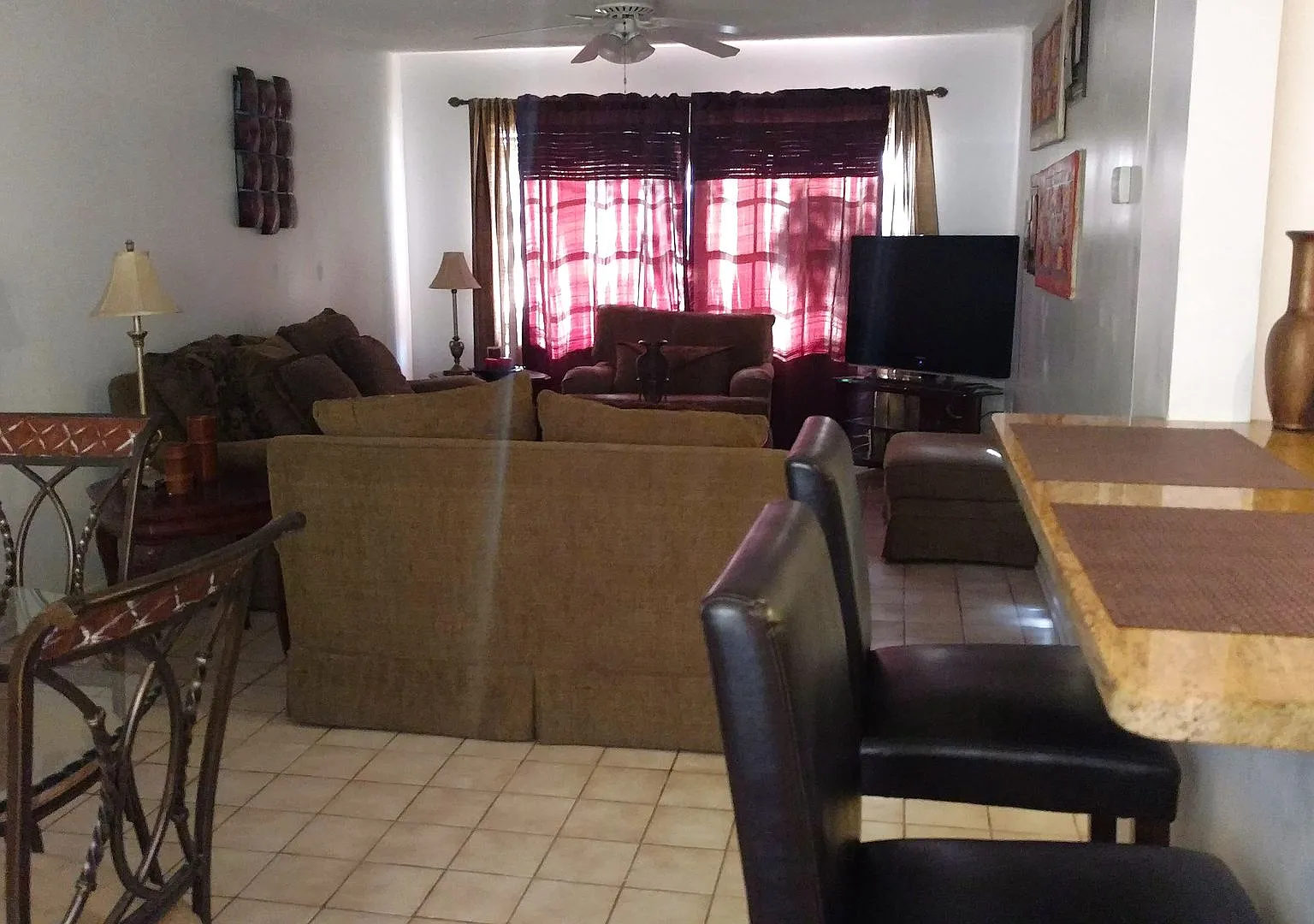 Spacious 2 Bedroom 2 Bathroom Condo Fully Furnished unit — Photo 4