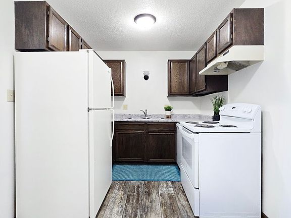 4th image of 1015 12th St NE #10