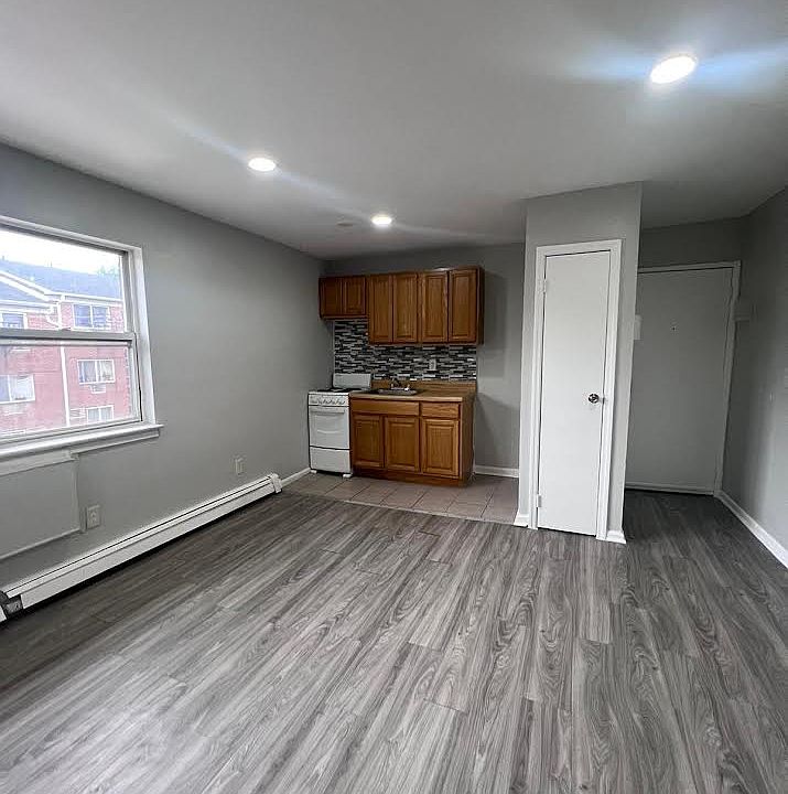 1st image of 386 Stuyvesant Ave APT 1