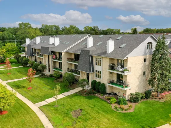 9048 Del Prado Dr APT 2N, Palos Hills, IL 60465