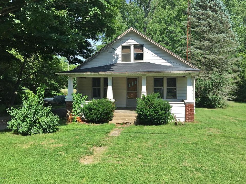 1st image of 1921 River Bluff St