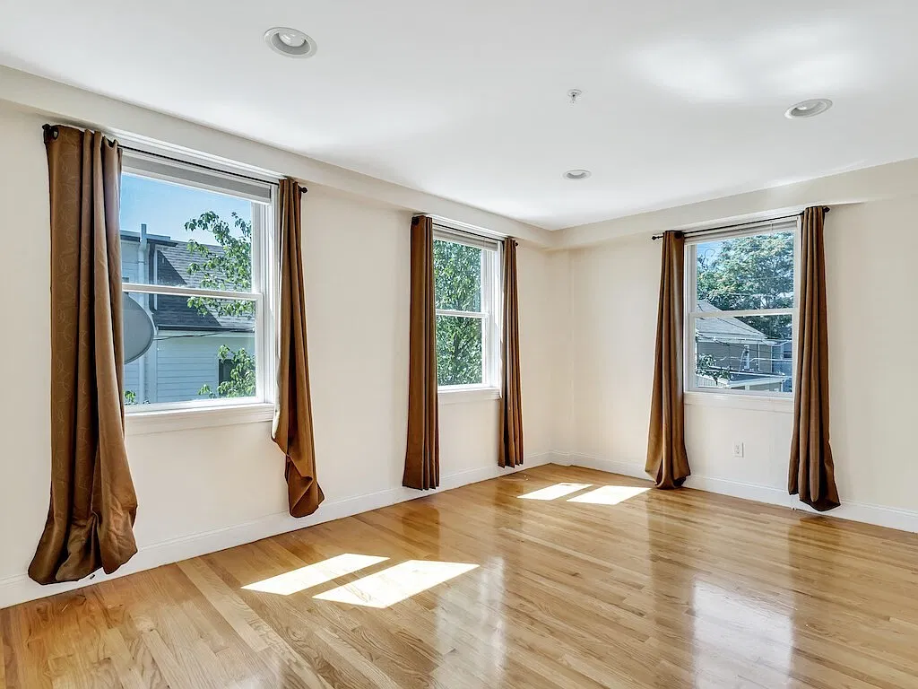 2 Sherman Court - 1 — Photo 4