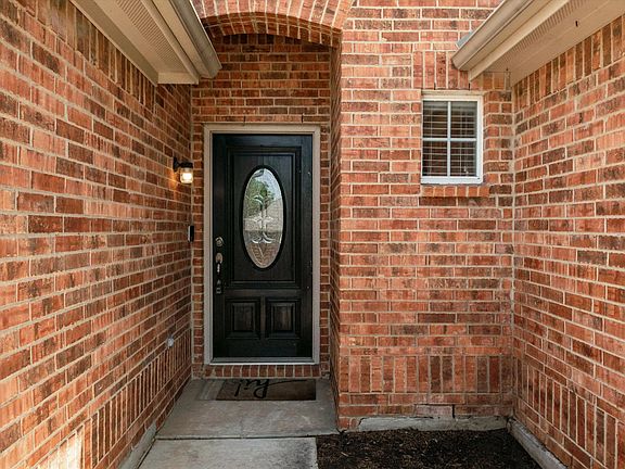 4th image of 9960 Sourwood Dr