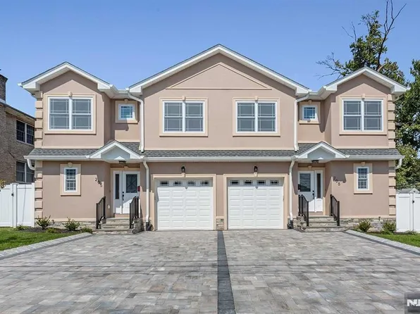 205-207 Philip Ave, Elmwood Park, NJ 07407