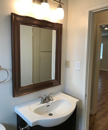 4th image of 211 N Vecino Dr #5-1