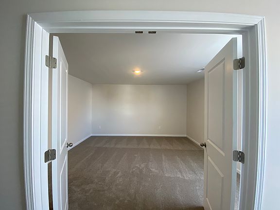 3rd image of 123 Rock Ave