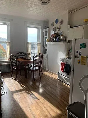 Rented by Standard Living Realty Inc | media 2