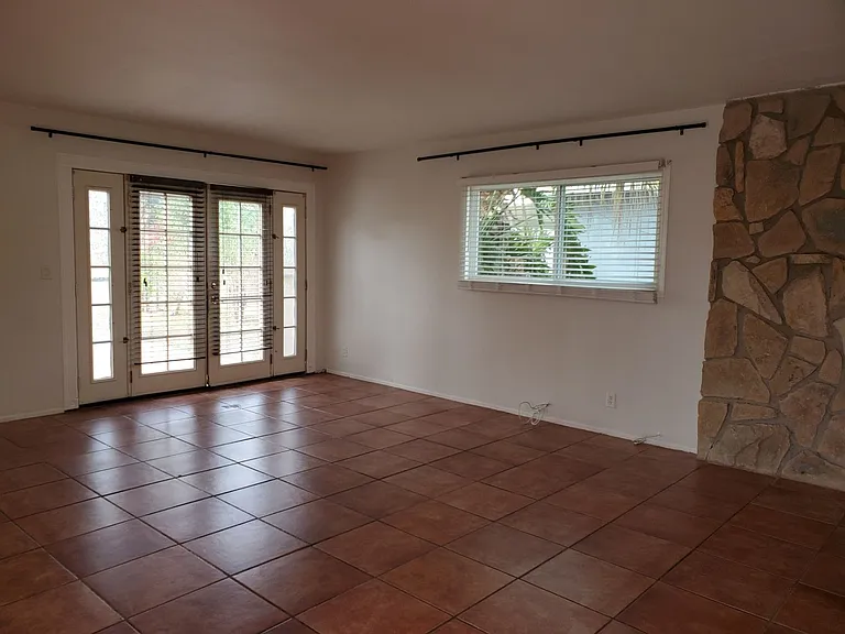 8409 Topanga Canyon Blvd — Photo 8