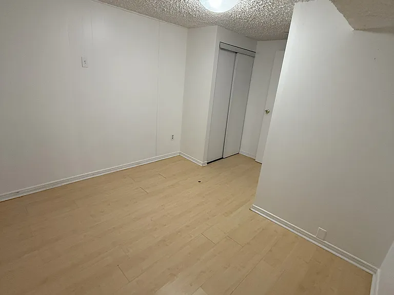 83 Sexton Cres #LOWER LEVEL — Photo 8