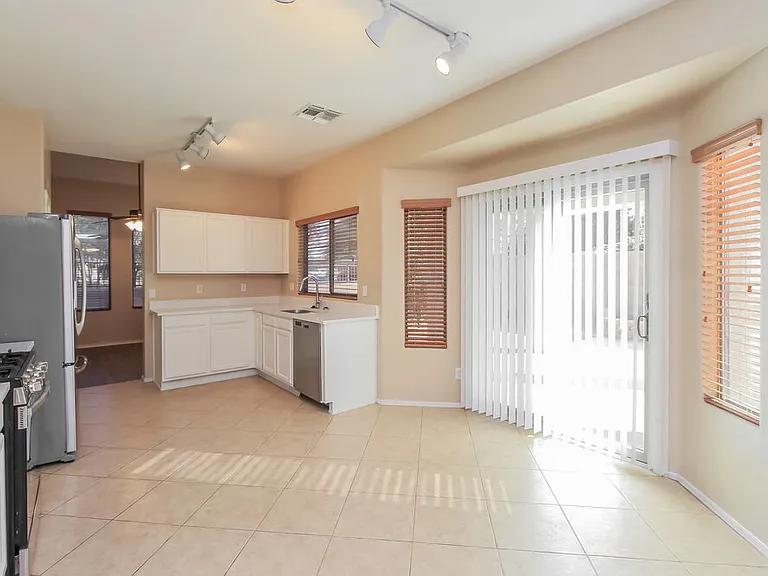 21299 E Lords Way — Photo 7