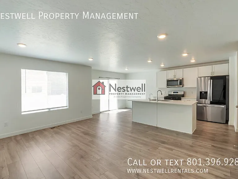 533 N Helmsman Ln — Photo 7