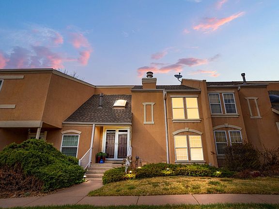 2nd image of 2925 Vaughn Way