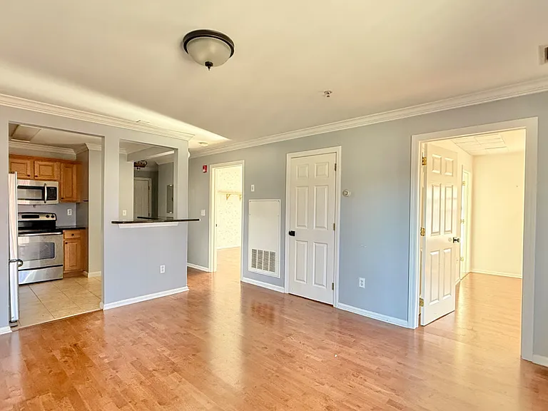 19 Isaacs St #228 — Photo 2