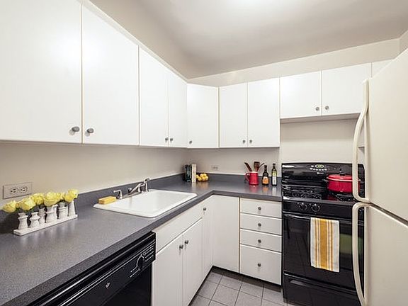 4th image of 340 E 80th St APT 5J