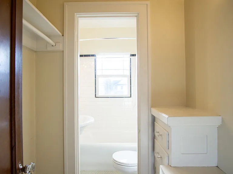 1904 NE Couch St #205 — Photo 10