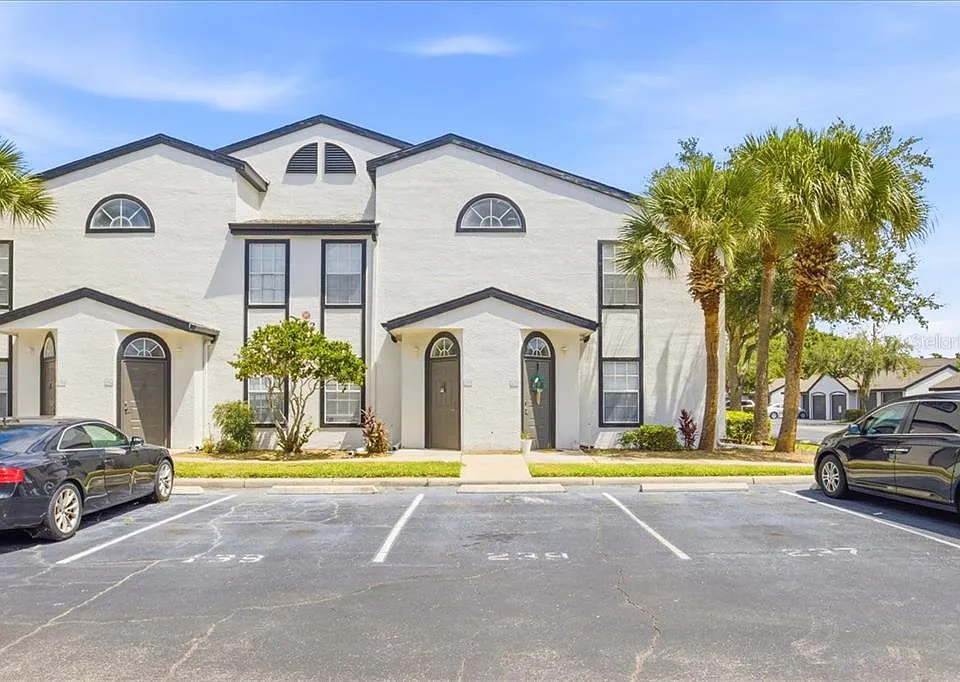 1612 Columbia Arms Cir #237
