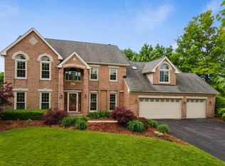 203 Abbeywood Dr, Saint Charles, IL 60175