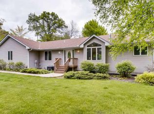 292 Arbor Hills Dr, Houlton, WI 54082