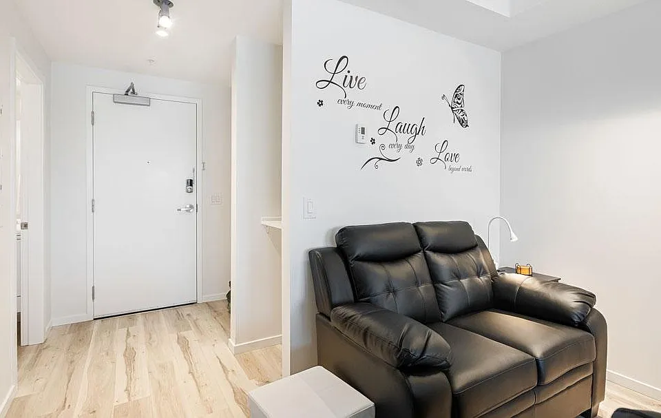 405 Saint Paul St #405