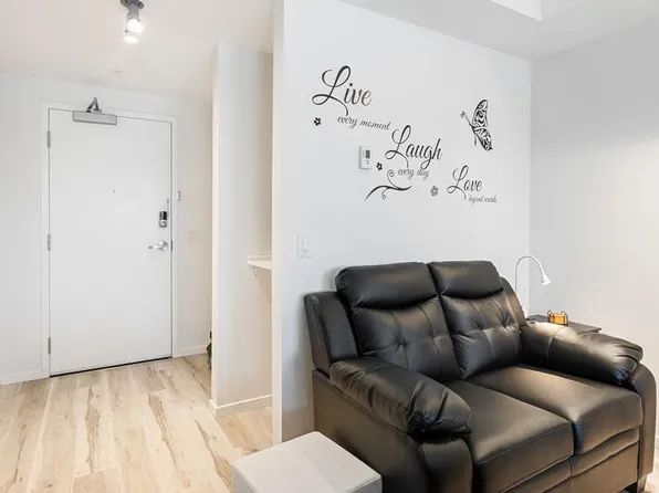 405 Saint Paul St #405, Kelowna, BC V1Y 2E6