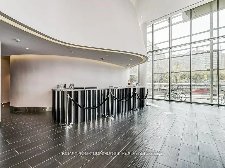 1815 Yonge St #602 — Photo 4
