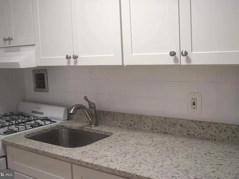 1121 Arlington Blvd #448 — Photo 4