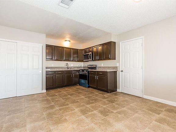 5th image of 1001 Blankenship Ave