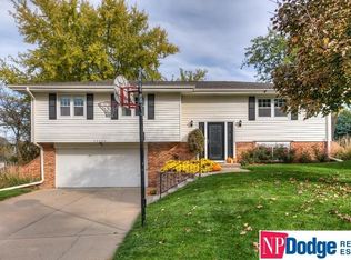 12224 Crawford Cir, Omaha, NE 68144