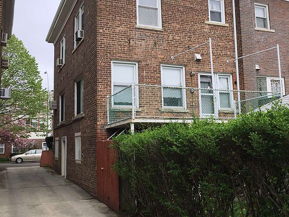 3rd image of 6812 Dartmouth St