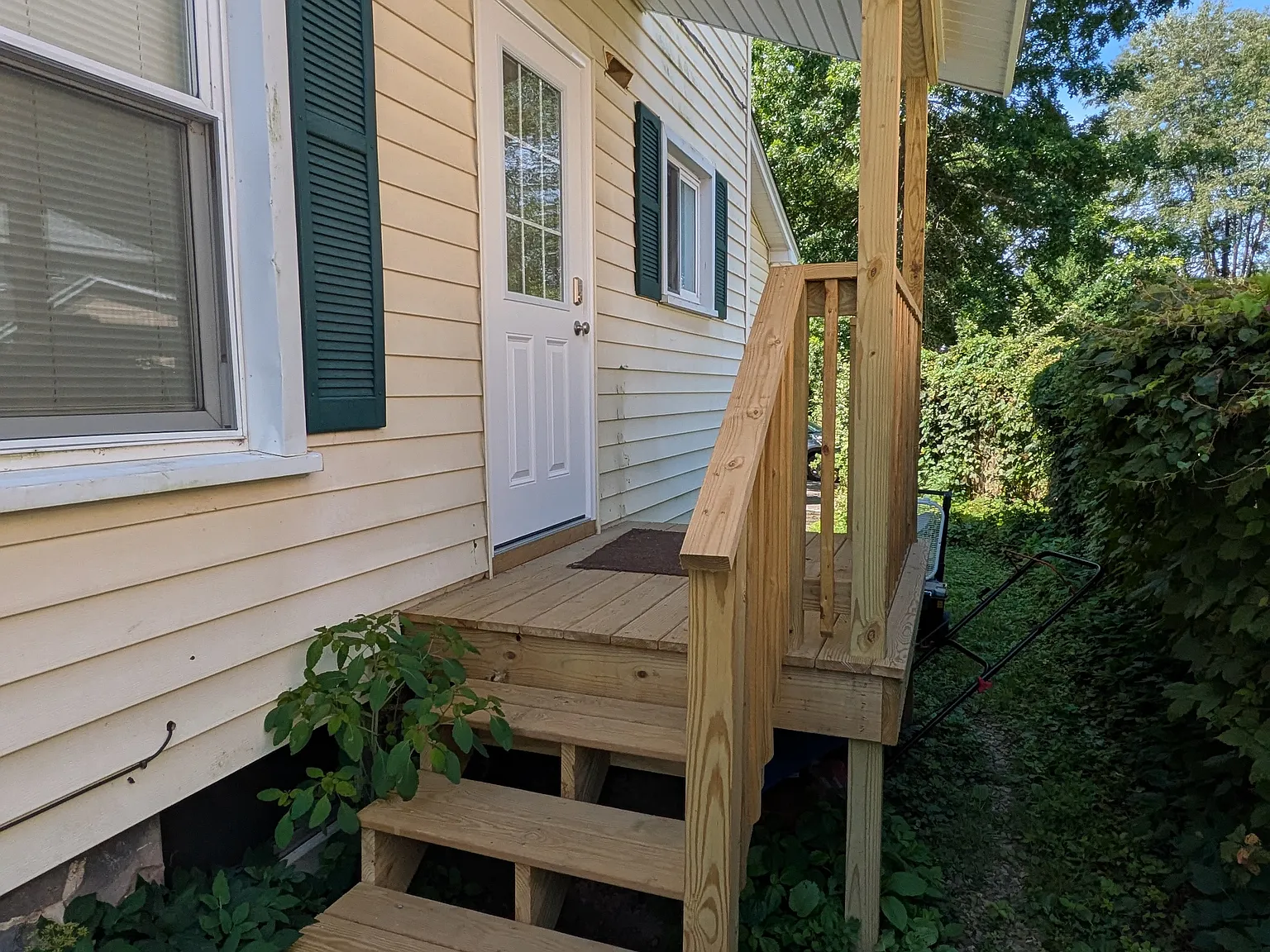 3 bed, $975 — Photo 2